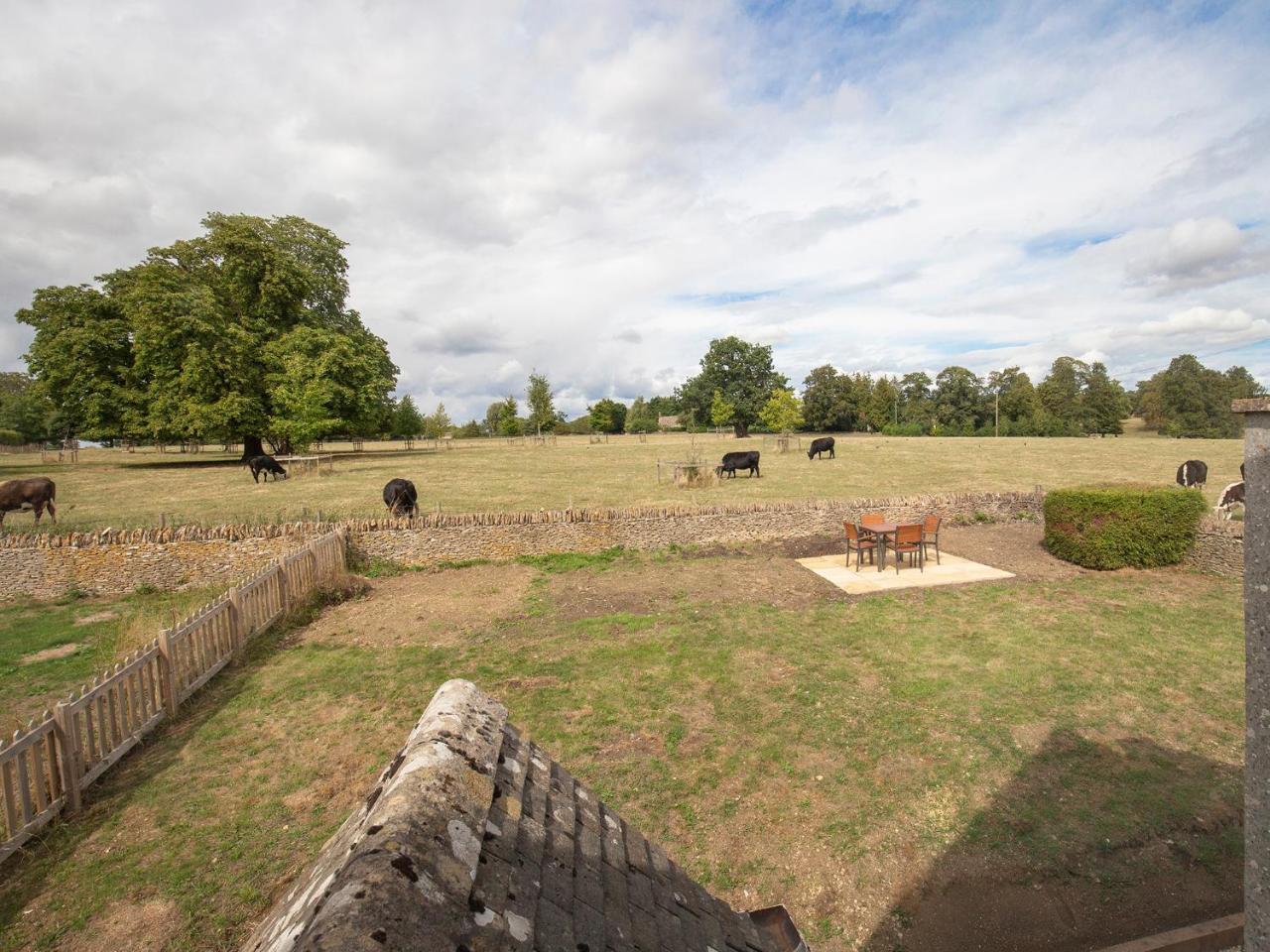 Meadow View Villa Cirencester Buitenkant foto